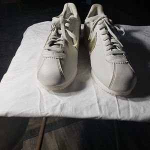 Nike women's Classic Cortez never worn leather sneaks.